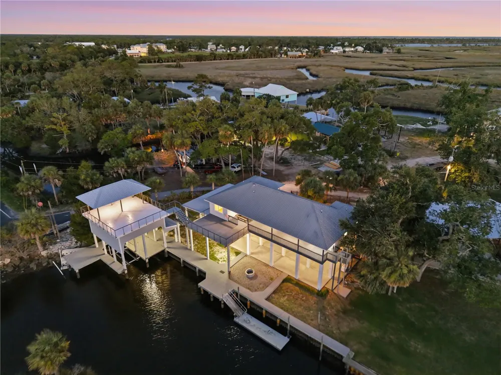 38 SE 195TH STREET Suwannee, FL 32692