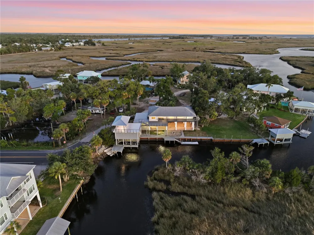 38 SE 195TH STREET Suwannee, FL 32692