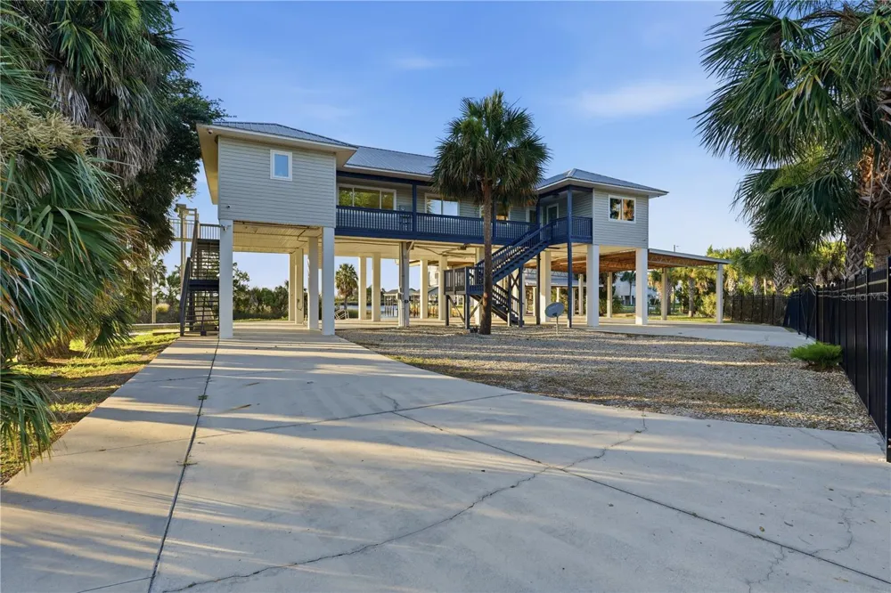 38 SE 195TH STREET Suwannee, FL 32692