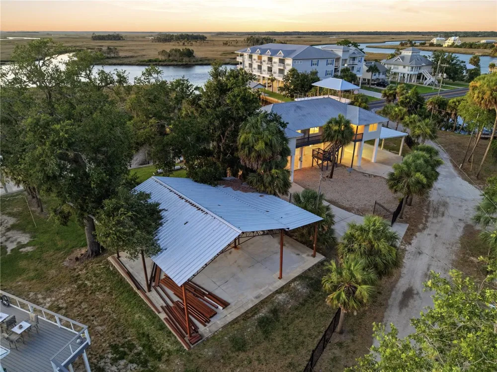 38 SE 195TH STREET Suwannee, FL 32692