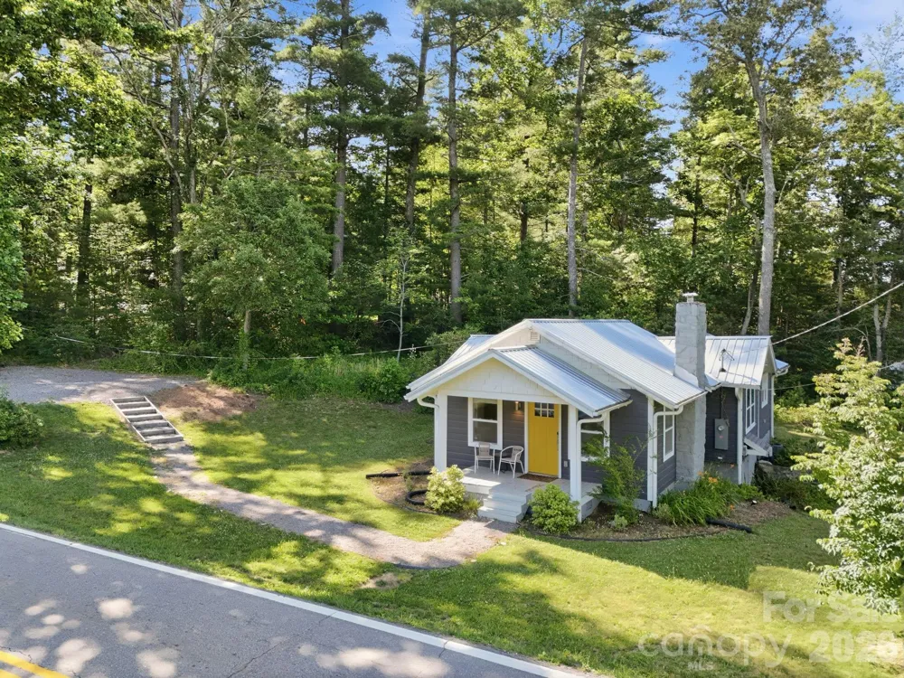 15 Old Fort Road Fairview, NC 28730