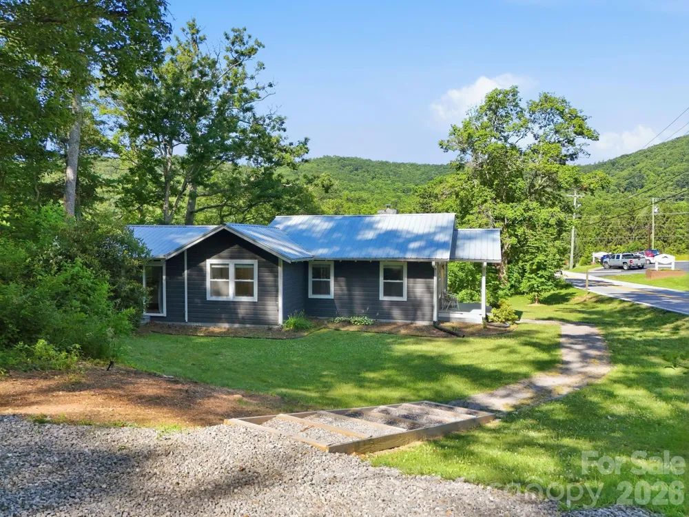 15 Old Fort Road Fairview, NC 28730