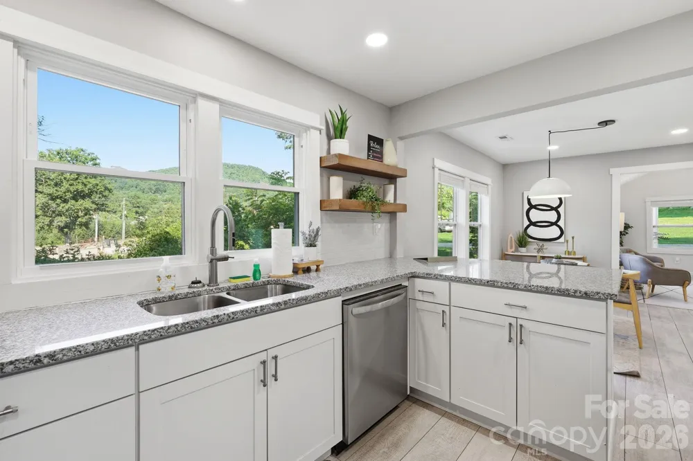 15 Old Fort Road Fairview, NC 28730