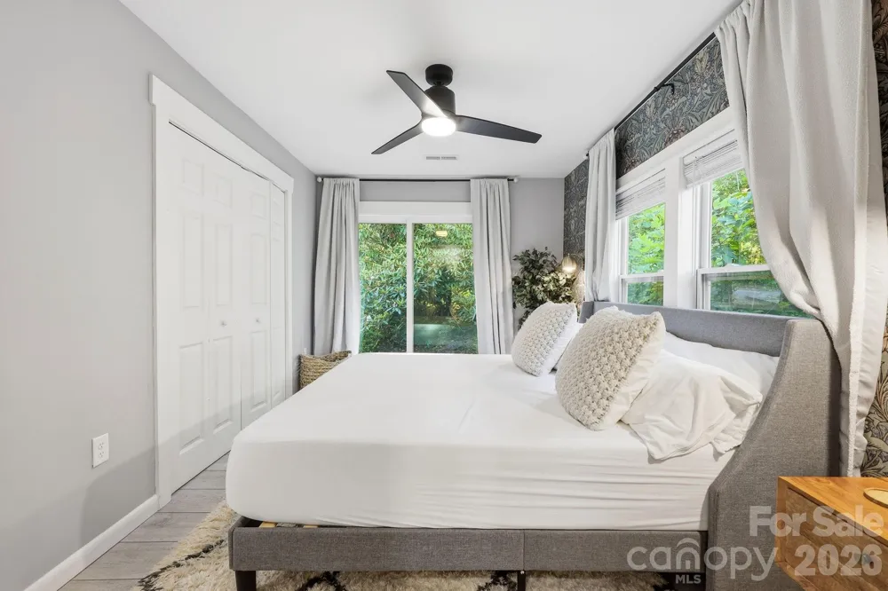 15 Old Fort Road Fairview, NC 28730