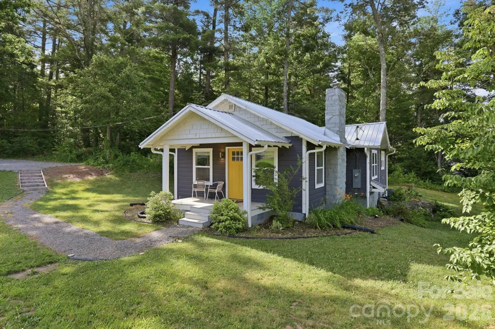 15 Old Fort Road Fairview, NC 28730