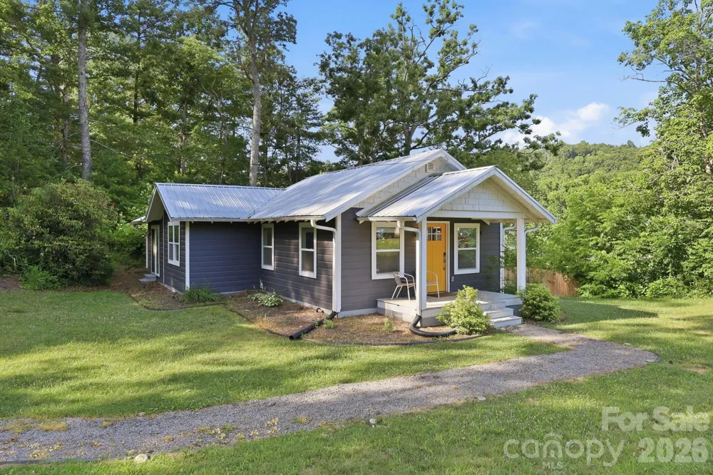 15 Old Fort Road Fairview, NC 28730