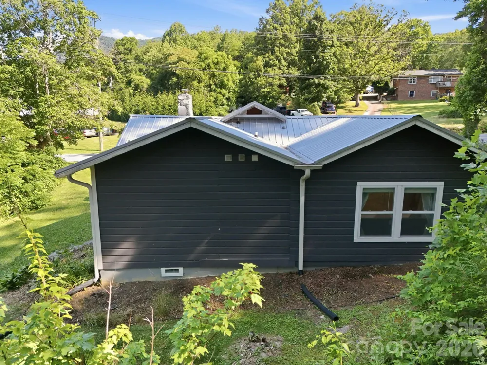 15 Old Fort Road Fairview, NC 28730
