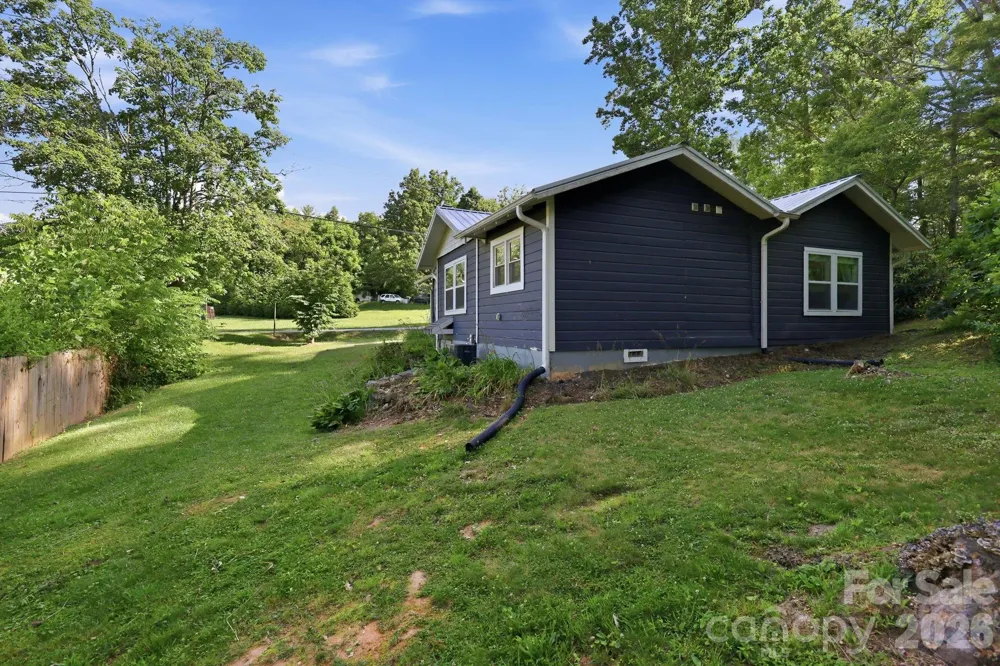 15 Old Fort Road Fairview, NC 28730