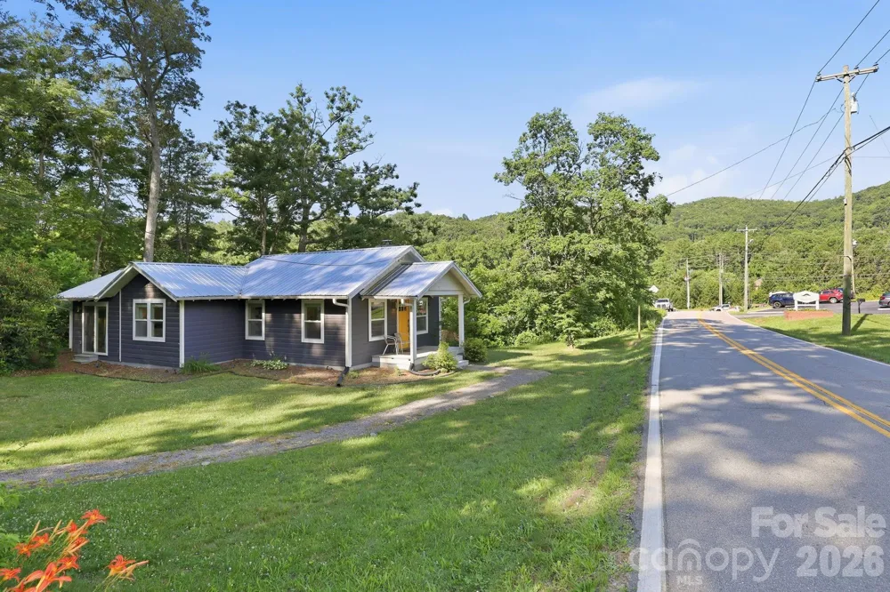 15 Old Fort Road Fairview, NC 28730
