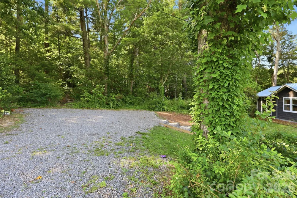 15 Old Fort Road Fairview, NC 28730