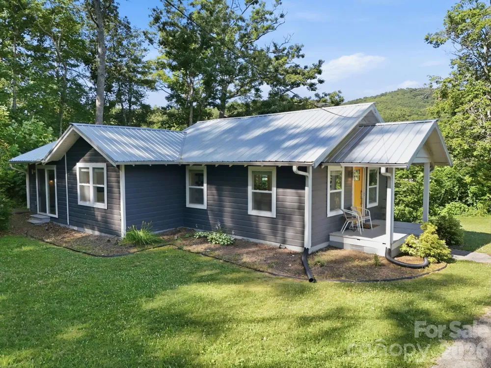 15 Old Fort Road Fairview, NC 28730
