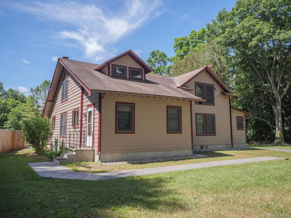 11 Kessler Drive Hyde Park, NY 12538