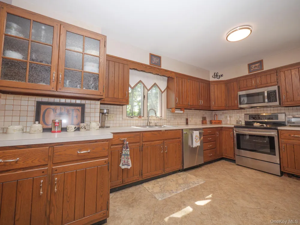 11 Kessler Drive Hyde Park, NY 12538