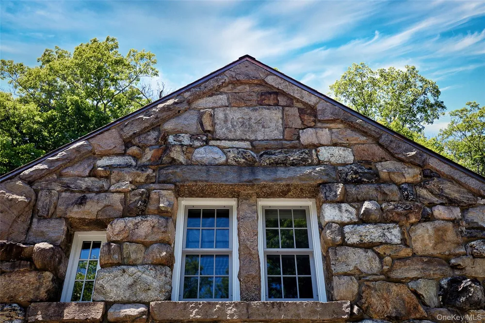 32 Lookout Road Tuxedo Park, NY 10987