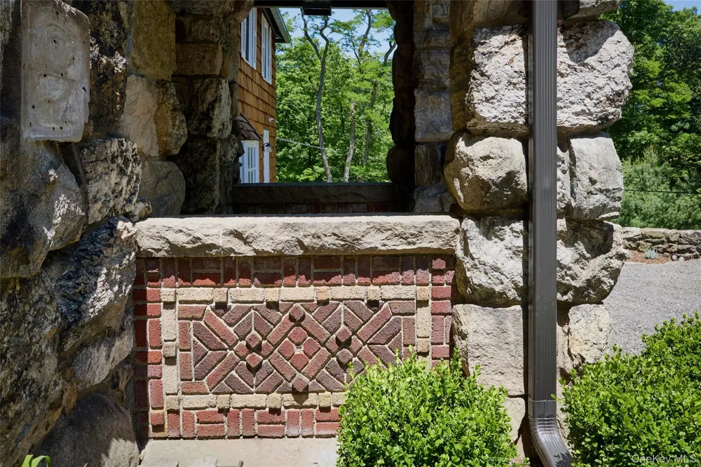 32 Lookout Road Tuxedo Park, NY 10987