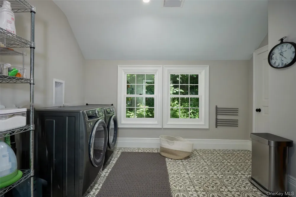 32 Lookout Road Tuxedo Park, NY 10987
