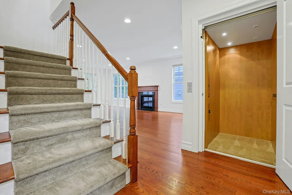 15 Hidden Ridge Court Scarsdale, NY 10583