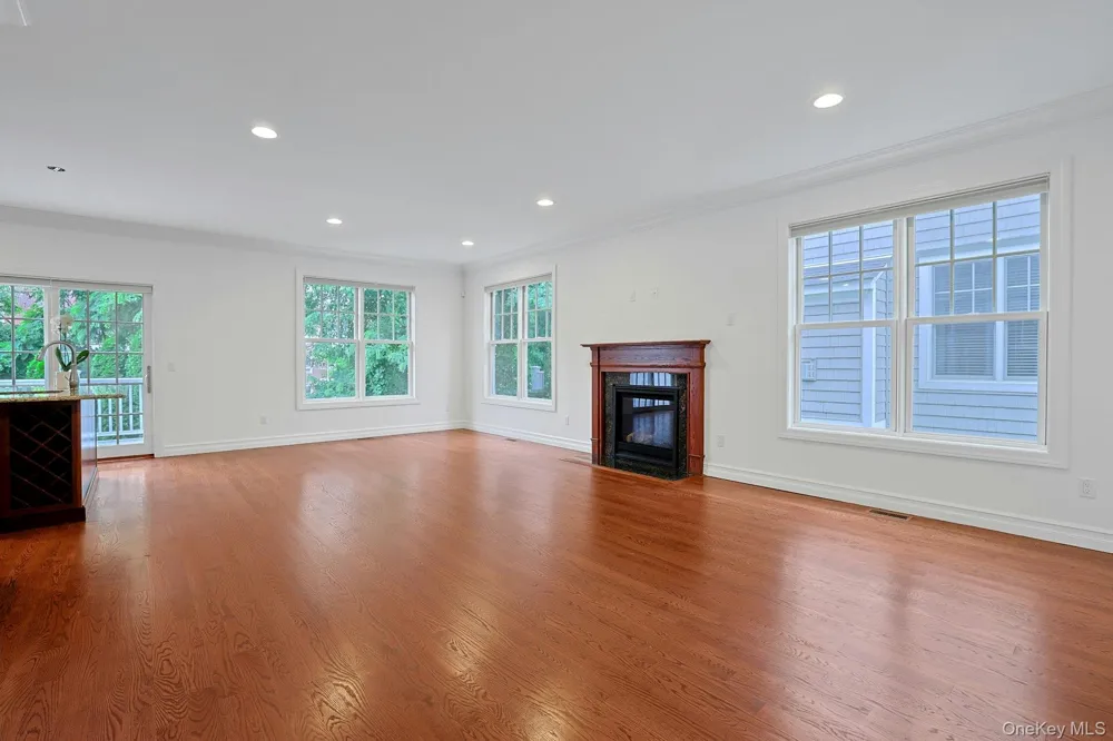 15 Hidden Ridge Court Scarsdale, NY 10583