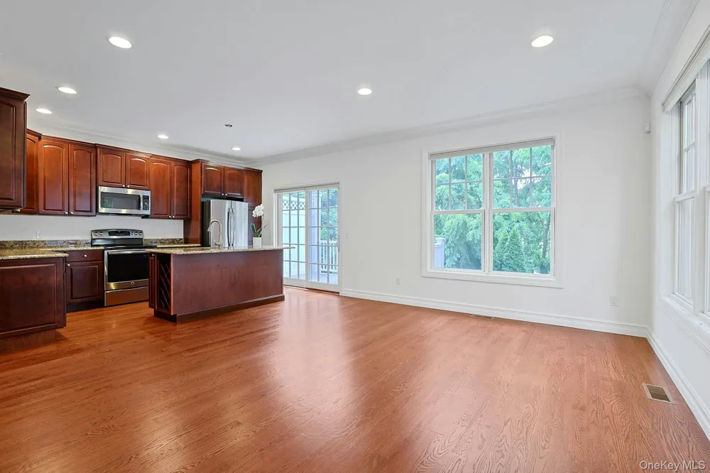 15 Hidden Ridge Court Scarsdale, NY 10583