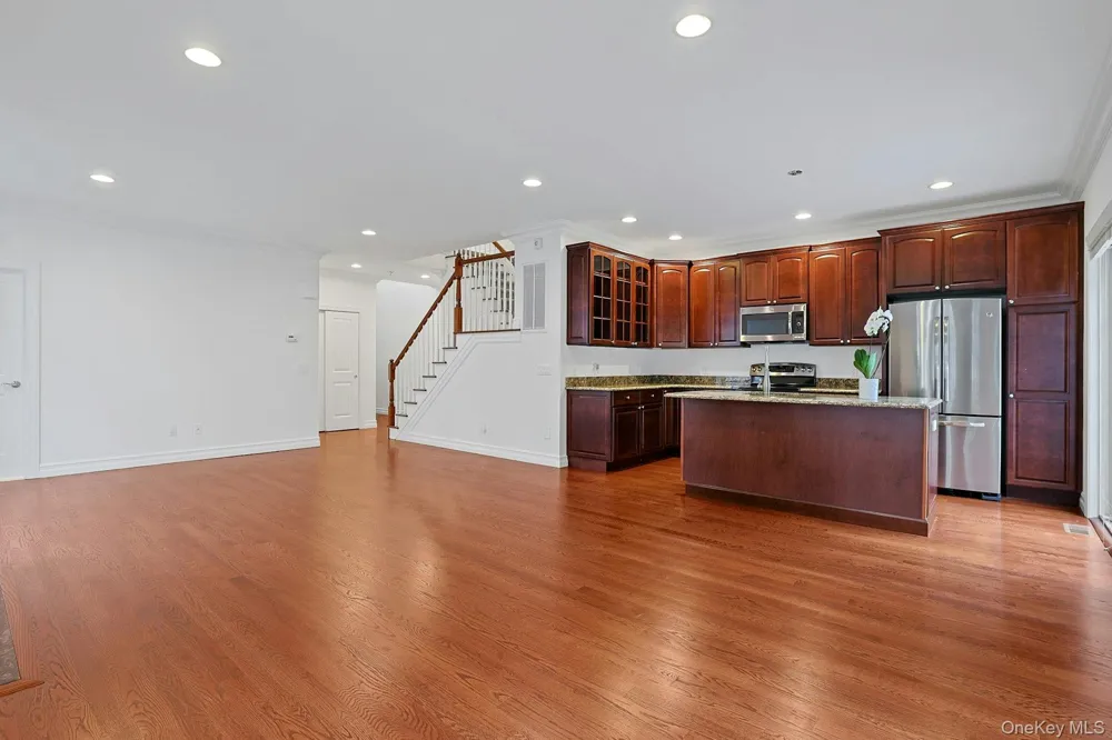 15 Hidden Ridge Court Scarsdale, NY 10583