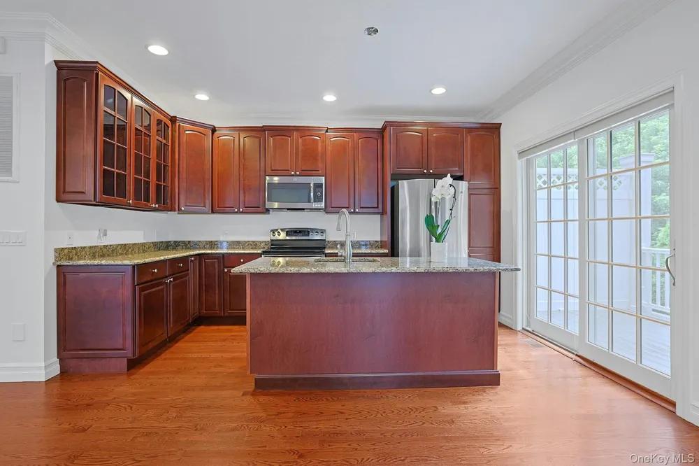 15 Hidden Ridge Court Scarsdale, NY 10583