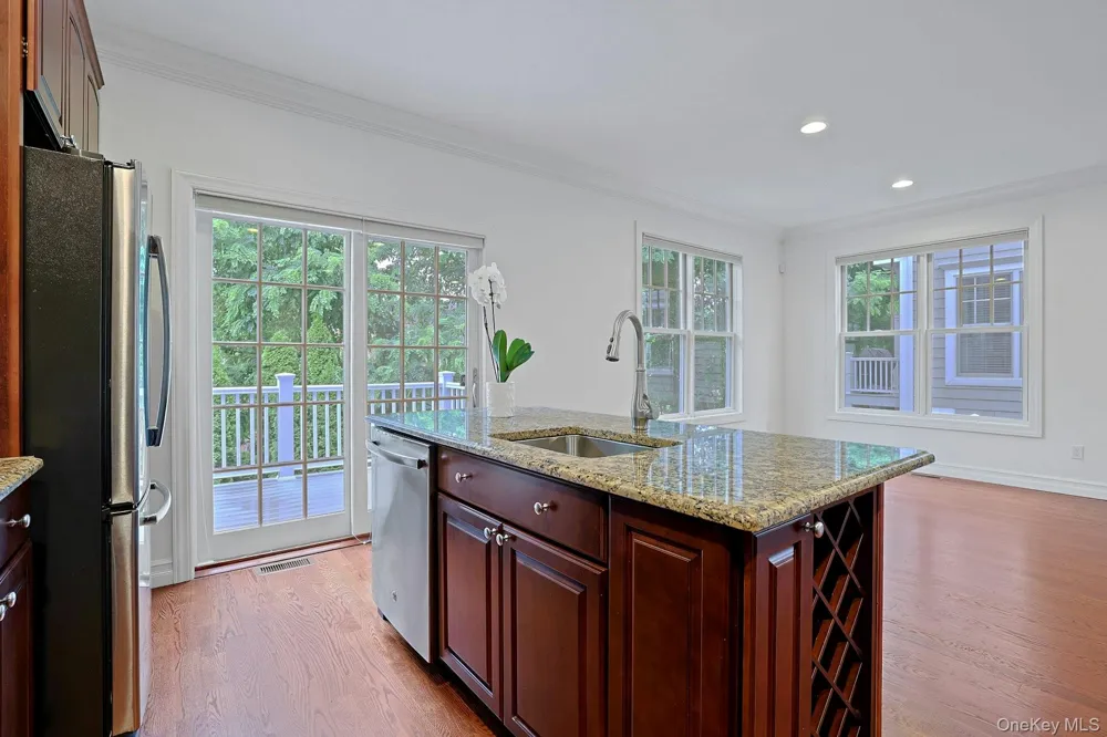15 Hidden Ridge Court Scarsdale, NY 10583
