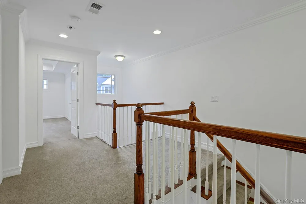 15 Hidden Ridge Court Scarsdale, NY 10583