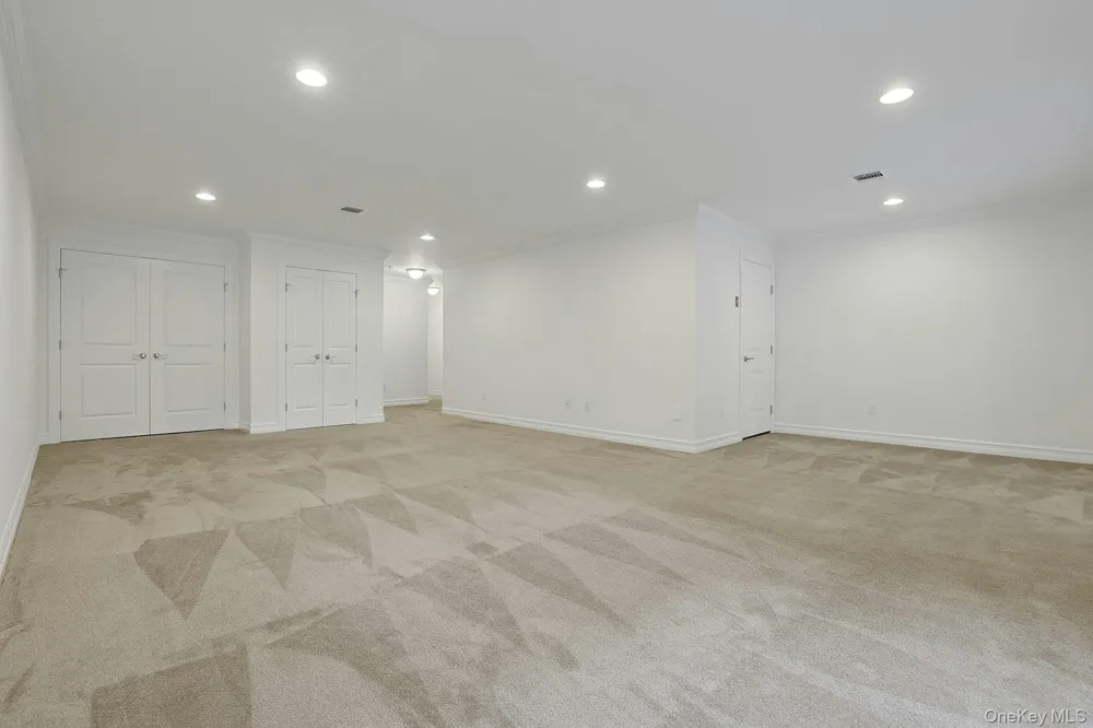 15 Hidden Ridge Court Scarsdale, NY 10583