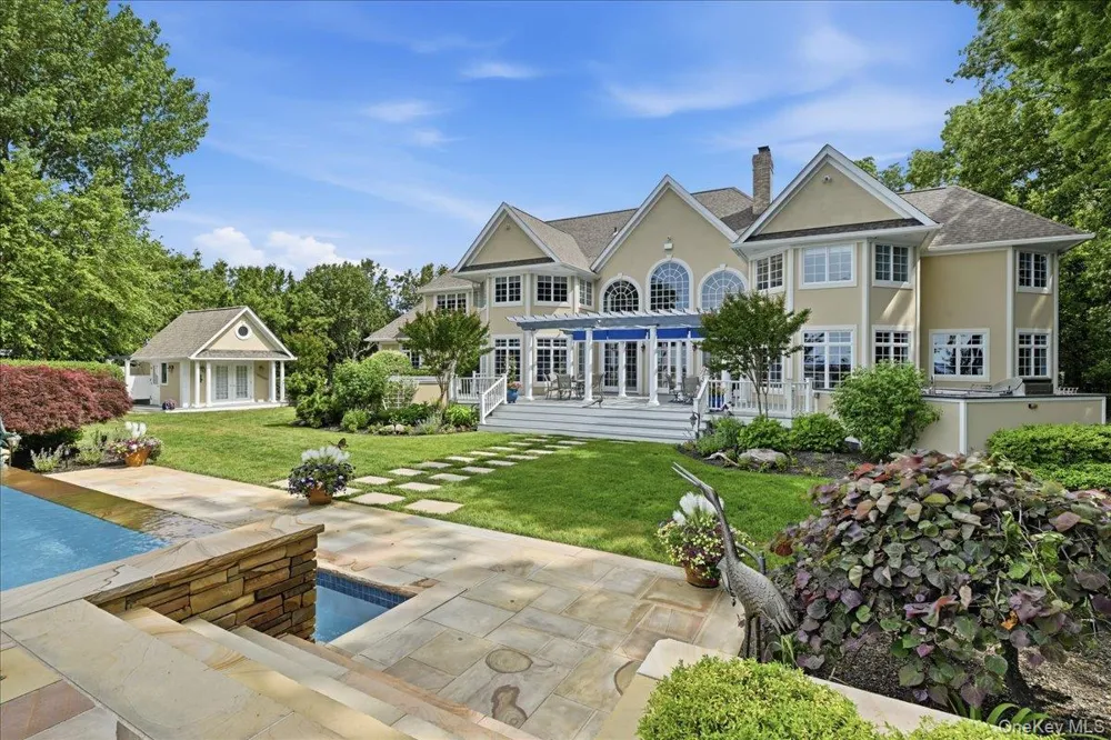 14 Woodcock Lane Old Field, NY 11733