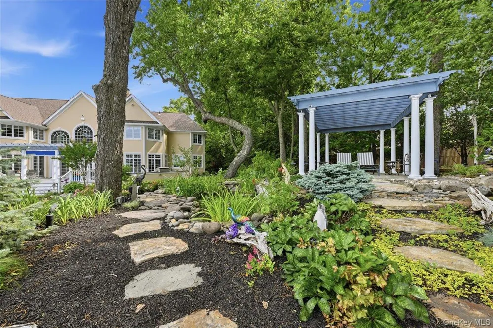 14 Woodcock Lane Old Field, NY 11733