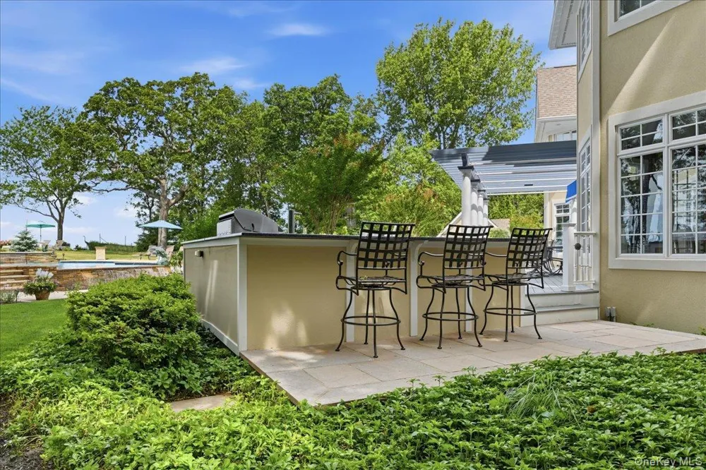 14 Woodcock Lane Old Field, NY 11733