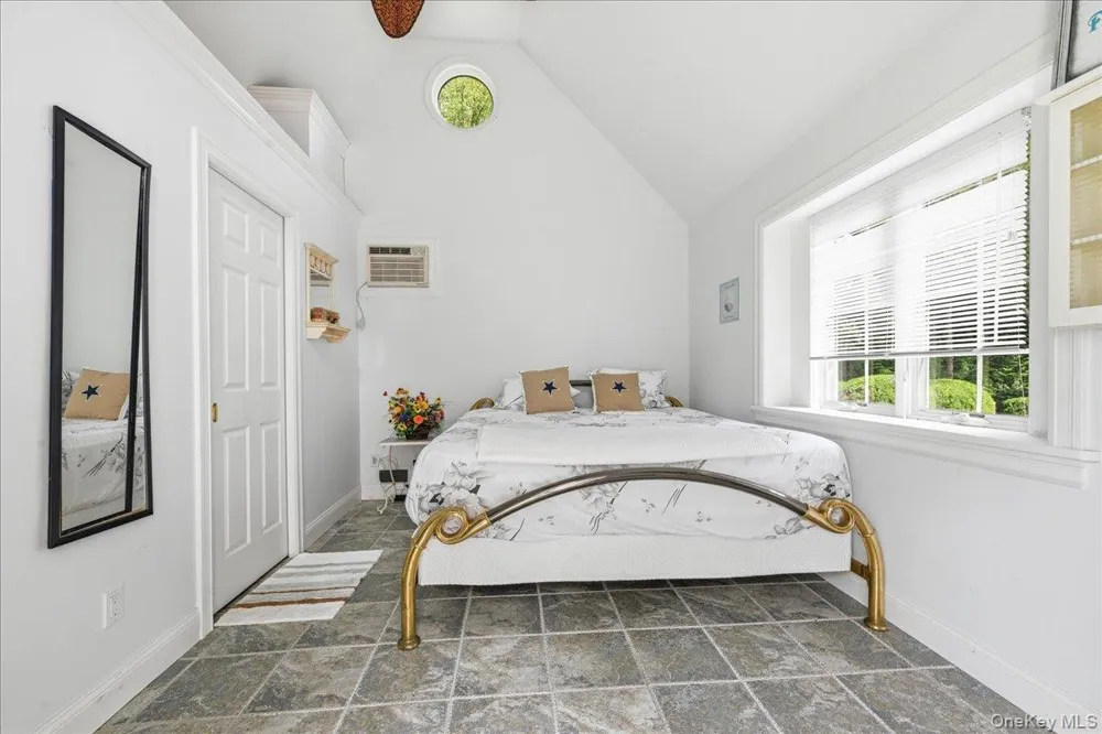 14 Woodcock Lane Old Field, NY 11733