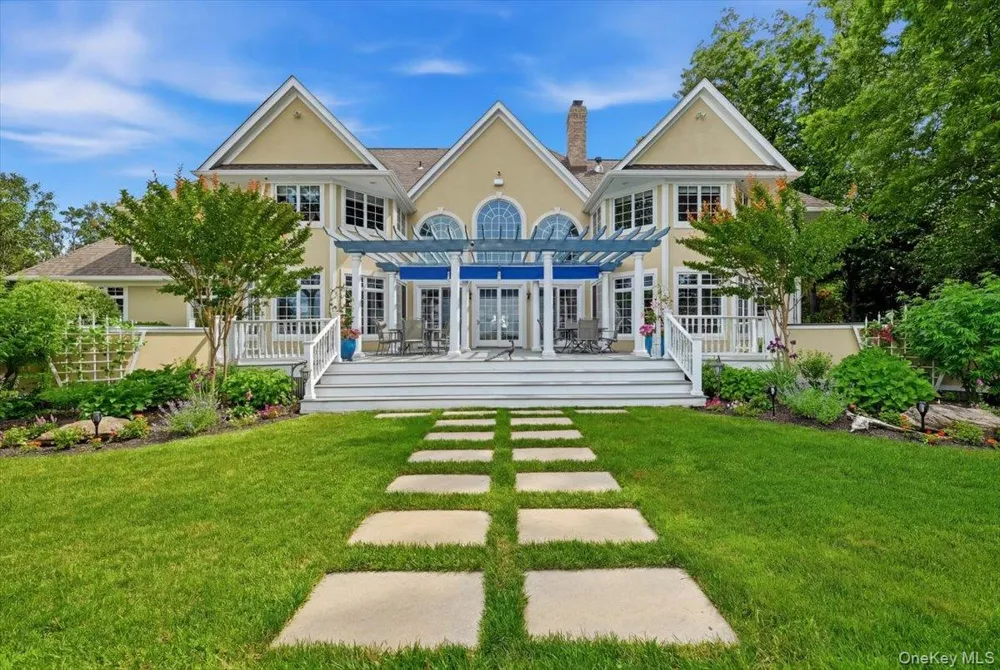 14 Woodcock Lane Old Field, NY 11733