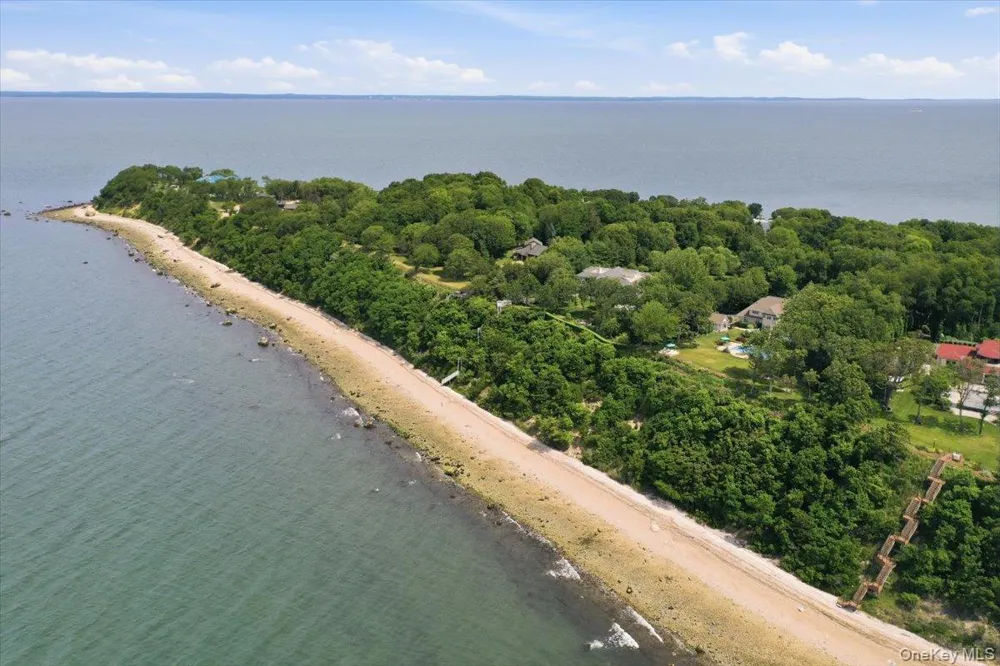 14 Woodcock Lane Old Field, NY 11733