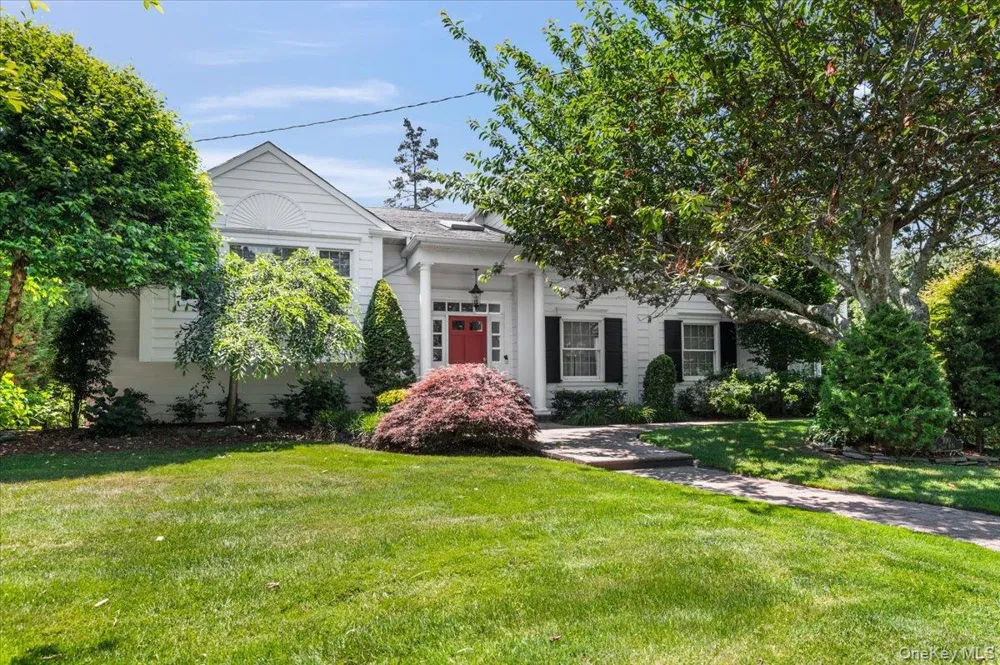 100 Cabot Road Massapequa, NY 11758