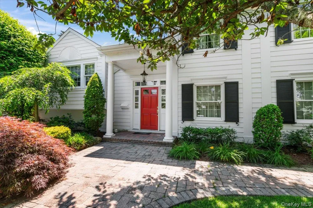 100 Cabot Road Massapequa, NY 11758