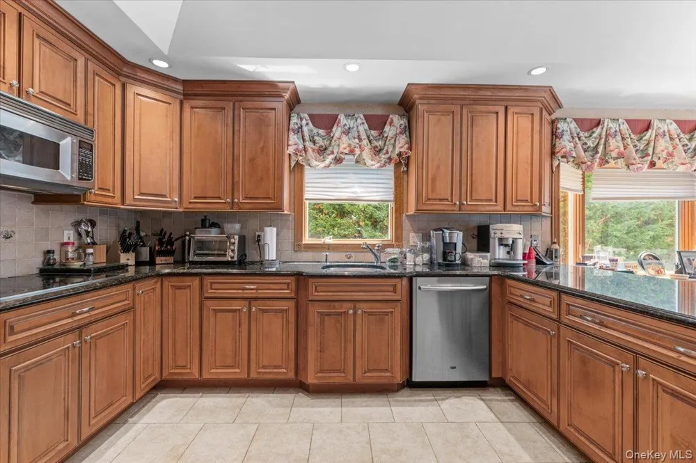 100 Cabot Road Massapequa, NY 11758
