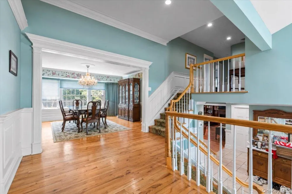 100 Cabot Road Massapequa, NY 11758