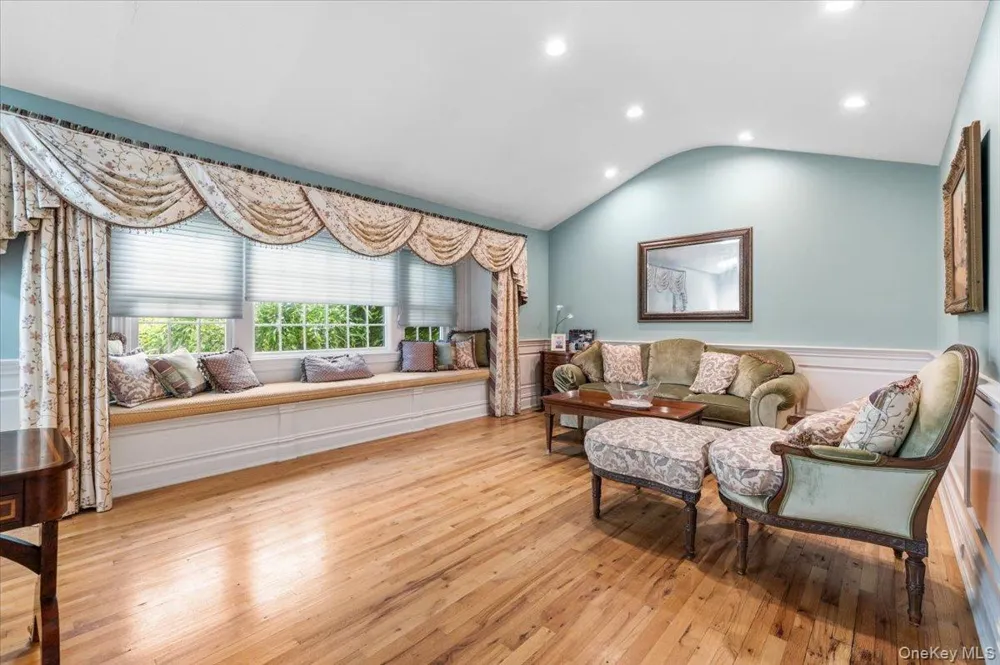 100 Cabot Road Massapequa, NY 11758