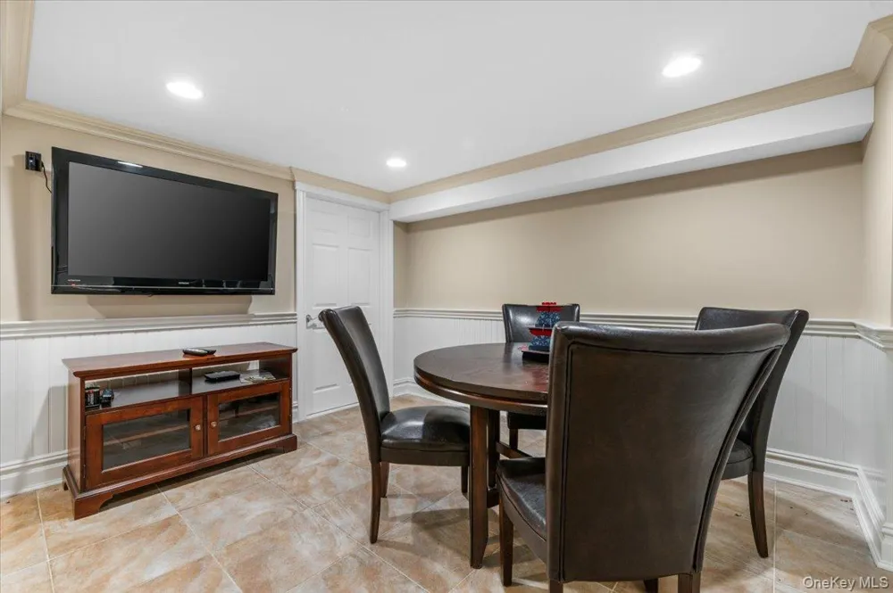 100 Cabot Road Massapequa, NY 11758
