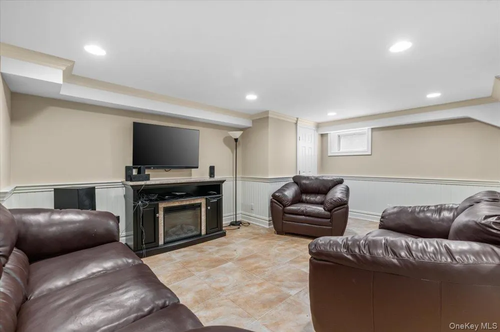 100 Cabot Road Massapequa, NY 11758