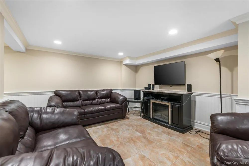 100 Cabot Road Massapequa, NY 11758