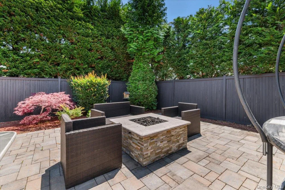 100 Cabot Road Massapequa, NY 11758