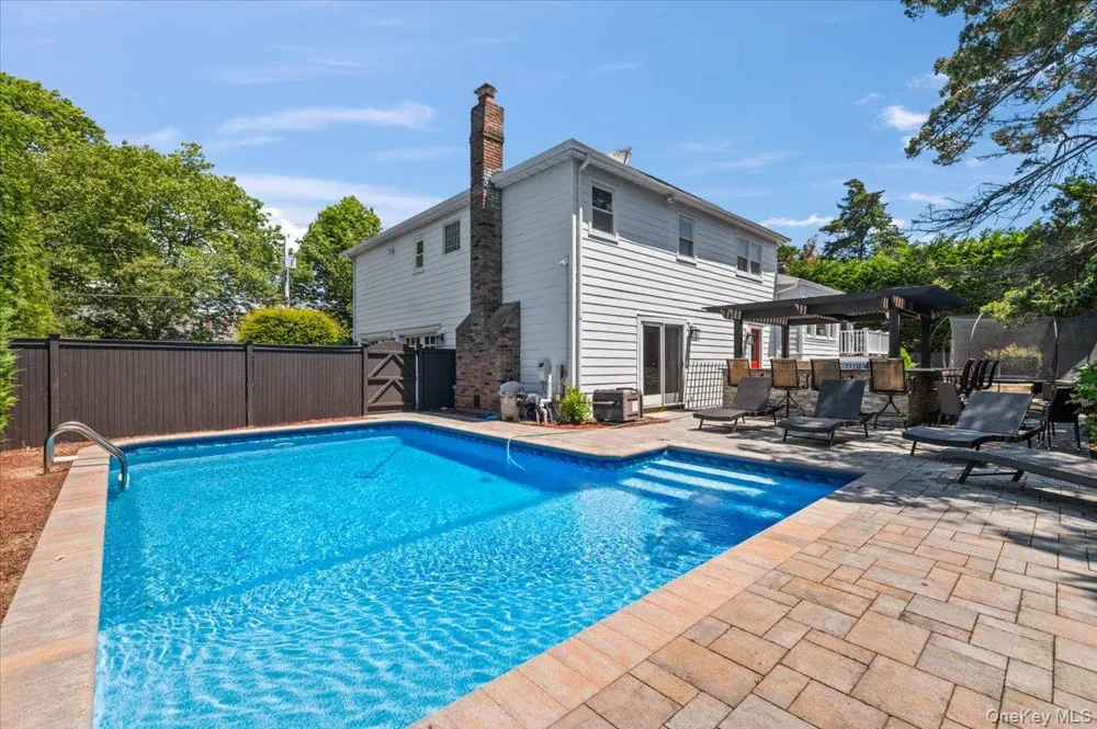 100 Cabot Road Massapequa, NY 11758