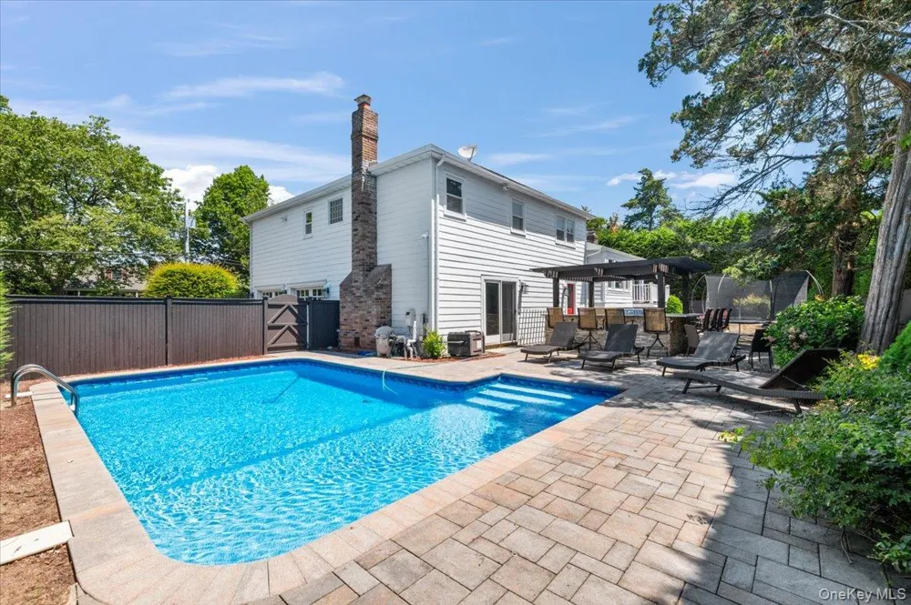 100 Cabot Road Massapequa, NY 11758