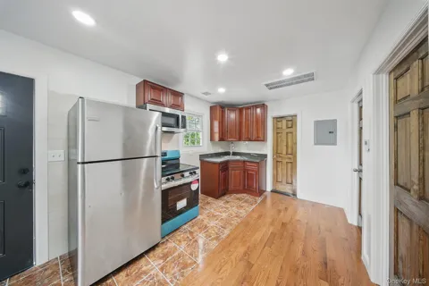 14 Yankee Place #7