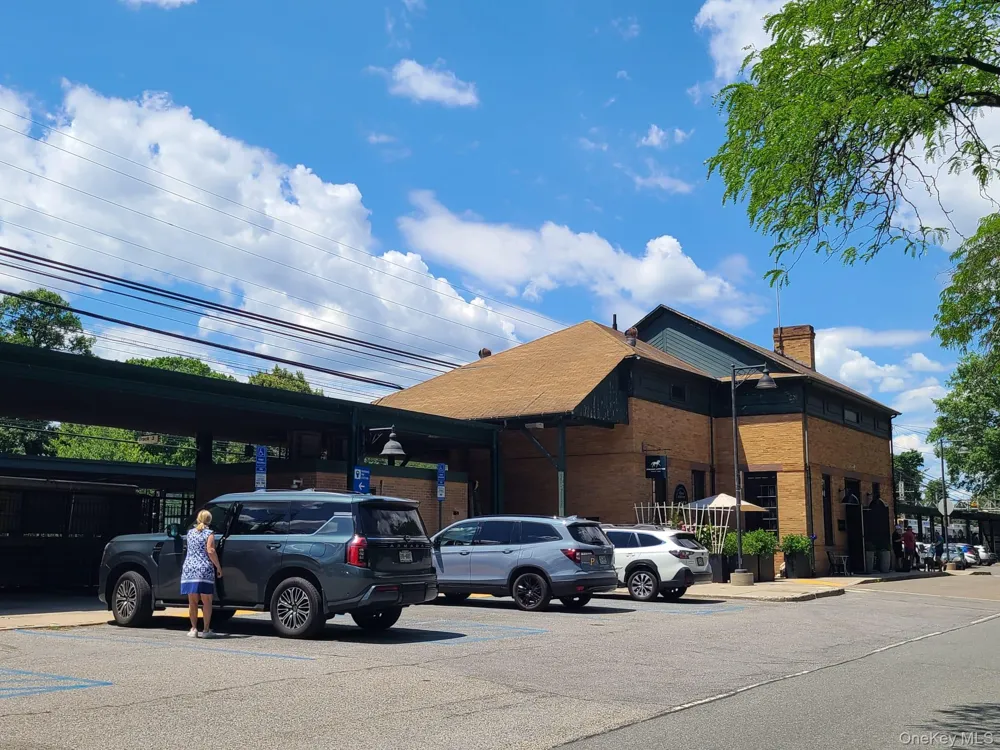 508 New Rochelle Road #2 Bronxville, NY 10708