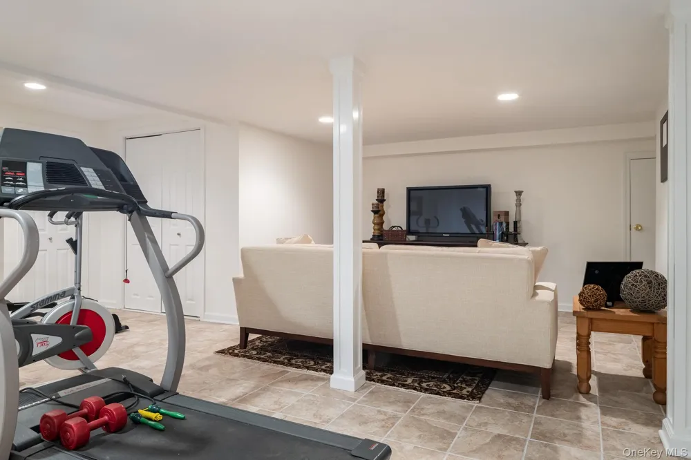 5 Willow Run Road Greenwich, CT 06831