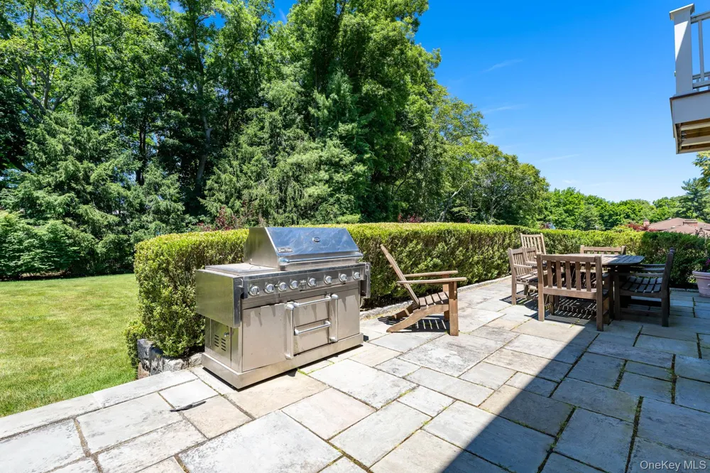 5 Willow Run Road Greenwich, CT 06831