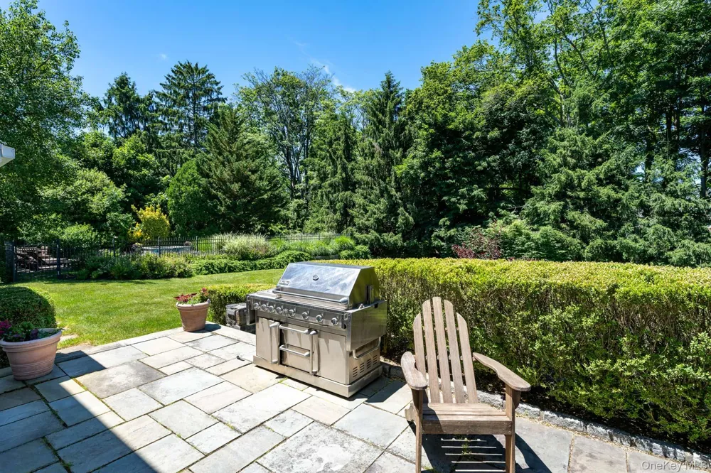 5 Willow Run Road Greenwich, CT 06831